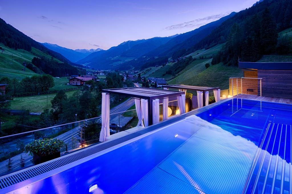 Lunaris Wellnessresort Cadipietra Esterno foto