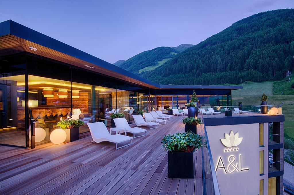 Lunaris Wellnessresort Cadipietra Esterno foto