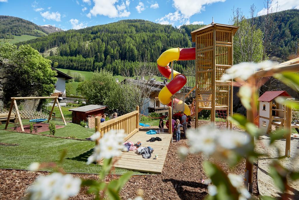 Lunaris Wellnessresort Cadipietra Esterno foto