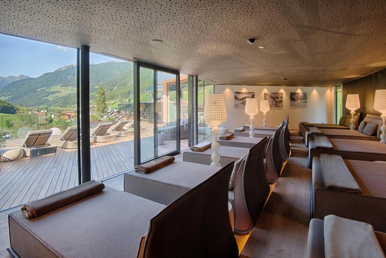 Lunaris Wellnessresort Cadipietra Esterno foto