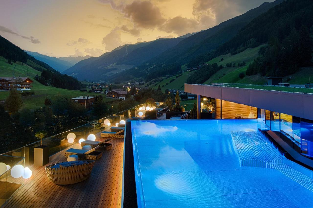 Lunaris Wellnessresort Cadipietra Esterno foto